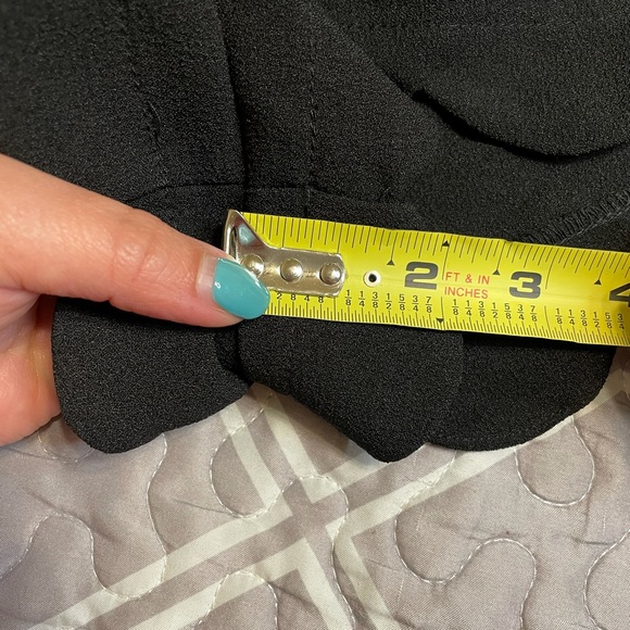 ❌Black Monteau Scallop Shorts - Picture 4 of 4